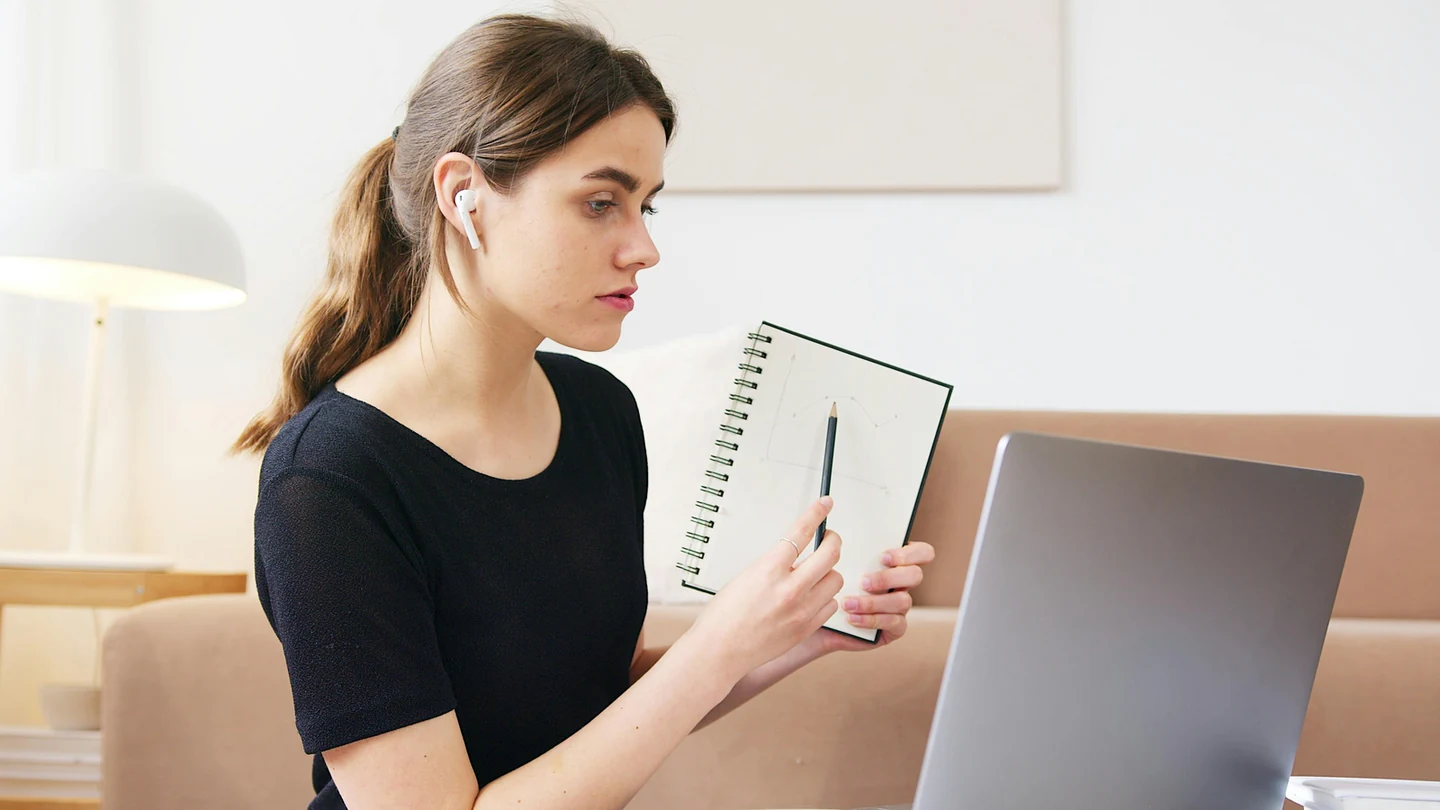 Adult learner taking an online Chinese diagnostic session